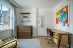 JOIVY Captivating 1-Bed Flat In Fulham - Image 4