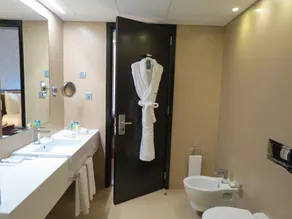Cosmopolitan Hotel - Image 2
