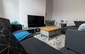 Ideal Home Away in Bury - Image 4