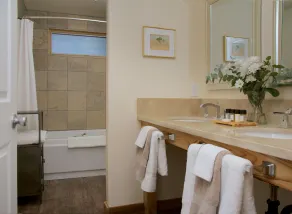 Courtwood Inn - Image 3