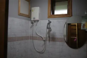 Woodpoint T&B House - Image 4