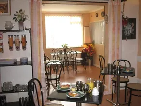 Oaklands House - Image 5