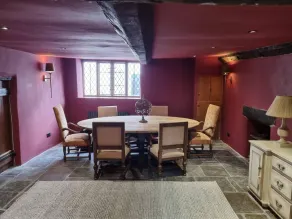 Remarkable 4-bed Cottage in Cearleon - Image 3