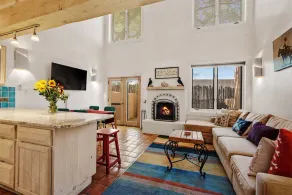 Casa Monzon - Perfect Location, Bright and Sunny Interior - Image 5