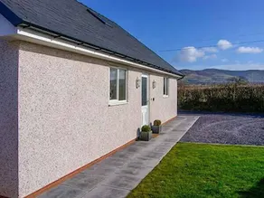 Hendre - Image 4