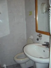Hotel Mirage - Image 5