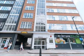 Spacious 1bed in Old Street, 2mins to Tube Station - Image 3