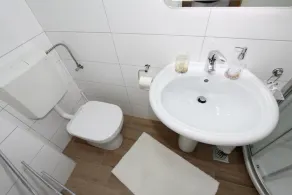 Room Roma - Image 2