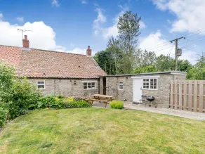 Corner Cottage - Image 2