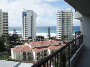 Stunning Sea and Ocean Views Apt - Image 4
