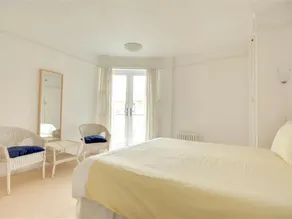 This Seafront Forth Floor Apartment Allows for Fantastic Seaviews From the Balcony - Image 4