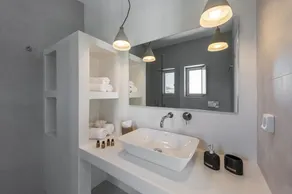 Niriides Luxury Villas - Image 4