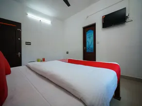 Hotel Le Grand by OYO Rooms - Image 2