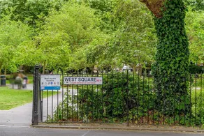 Charming 2-bed House in London - Image 4
