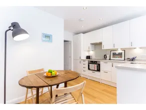 Charming Brand new House in Cambridge - Sleeps 6 - Image 3