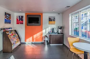 Motel Six Gresham/Portland - Image 5