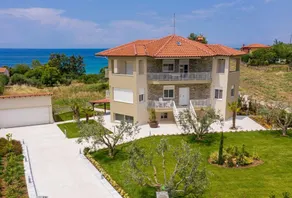 Villa Zeria by TravelPro Services- Nea Potidaia Halkidiki - Image 5
