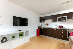 Bright comfy 2 bed apartment in trendy Dalston - Image 5