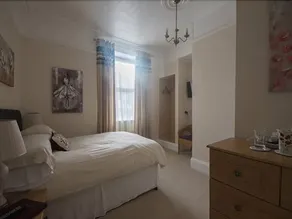 Poppy's Guest House - Image 3