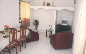 Bernie's Inn - Image 4