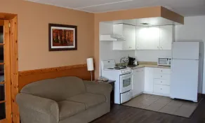 Ramada by Wyndham Timmins - Image 2