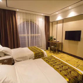 Cloud Holiday Hotel - Image 4