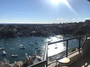 2BR Milsons Point Stay near Harbour & CBD - Image 2