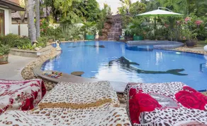 Relaxing Palm Pool Villa and Tropical Garden - Image 5
