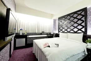 The Longstay Hotel - Image 3