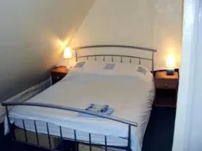 Three Horseshoes Inn - Image 2