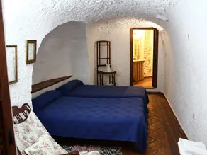Rustic Cave House in Alcudia de Guadix with Pool - Image 4