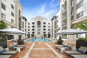 Dharma Home Suites Coral Gables at Gables Grand Plaza - Image 3