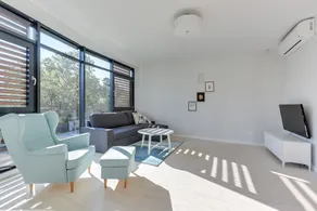 Flats For Rent - Sea Apartments - Image 2
