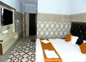 Hotel Katra Heights - Image 2