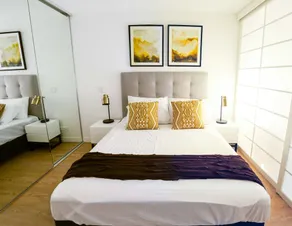 Modern Designer’s Pad - Image 2