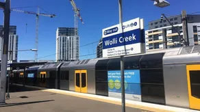 KOZYGURU WOLLI CREEK KOZY 3 BED APT + FREE PARKING NWC009 - Image 5