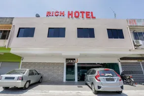 Super OYO 89495 Rich Hotel - Image 5
