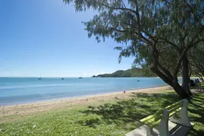 Maggies Beachfront Apt. 5 - Image 3