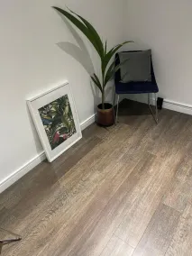 Inviting 2-bed Apartment in London - Image 3