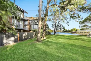 Unit 4 Weyba Lodge Noosa - Image 5