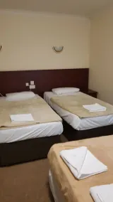 Mandalay Picton House Hotel - Image 4
