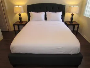 Next to Four Season Hotel, Luxury Apartment - Image 2