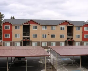 Autumn Leaf Furnished Apartments - Image 3