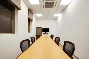 OYO Townhouse 230 Old Gurgaon Sector 14 - Image 5