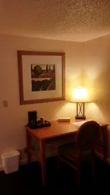 Grays Harbor Inn & Suites - Image 3