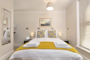 Redhouse - Image 2