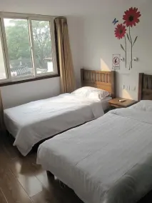 Lucky Family Hostel - Image 2