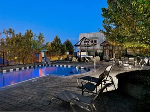 Moore Suites - Bishop's Landing - Image 5