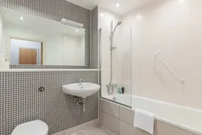 Beautiful 1 Bedroom Apartment in Shepherd's Bush - Image 4