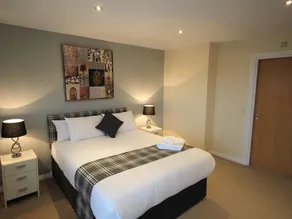 Curzon Place - Image 4